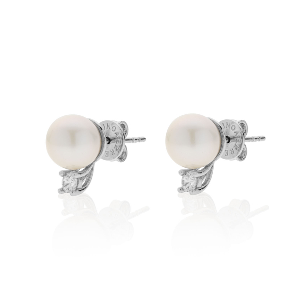 Orecchini in argento con perle