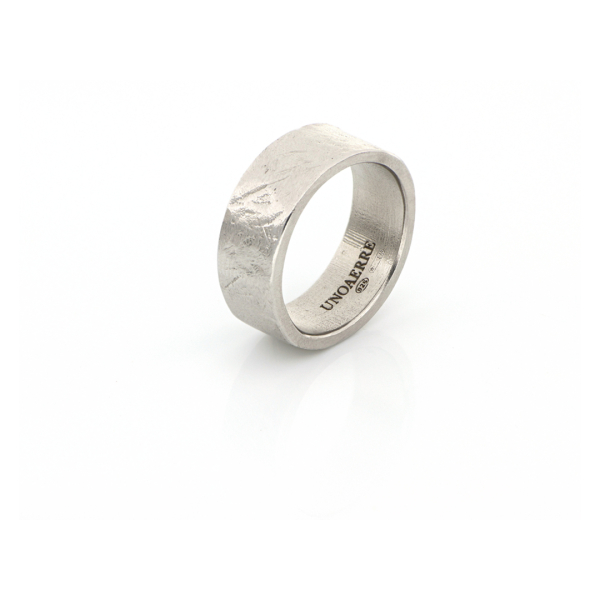 Anello in argento bianco