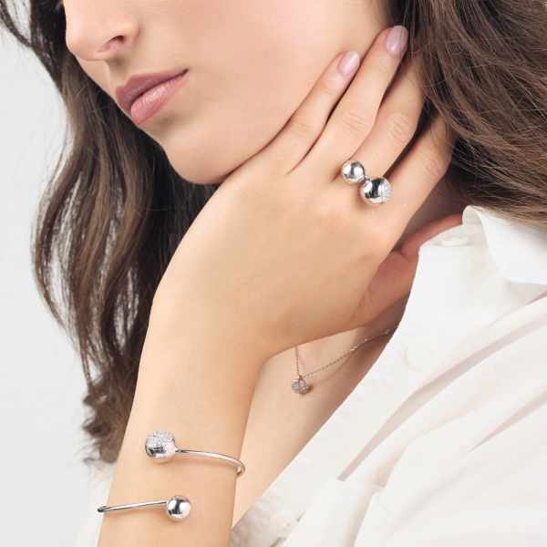 Gea ring with cubic zirconia pavé